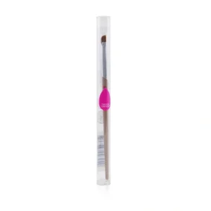 Beauty*BeautyBlender Wing Man Curved Eyeliner Brush - GlowEssence Care - Embrace the Essence of Radiance with Premium Skincare Solutions