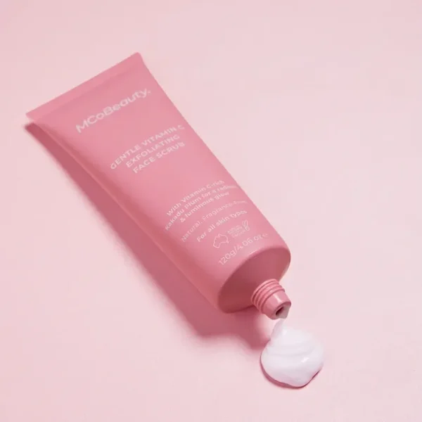 Outlet MCoBeauty Gentle Vitamin C Exfoliating Face Scrub 120g - GlowEssence Care - Embrace the Essence of Radiance with Premium Skincare Solutions