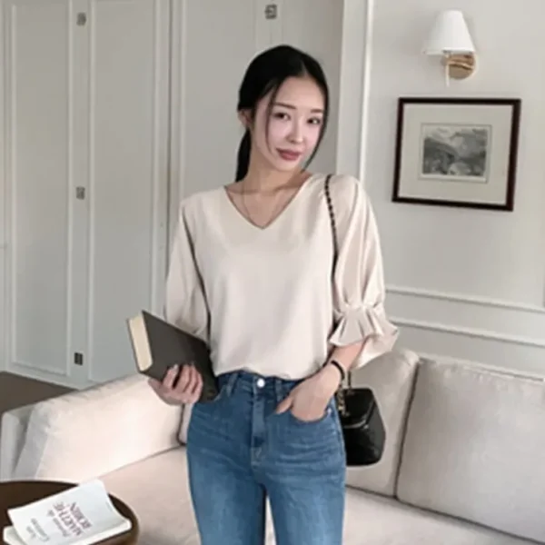 Wash*Trendywhere V-Neck Loose Fit Ruffle Blouse Free (XS-L) - GlowEssence Care - Embrace the Essence of Radiance with Premium Skincare Solutions